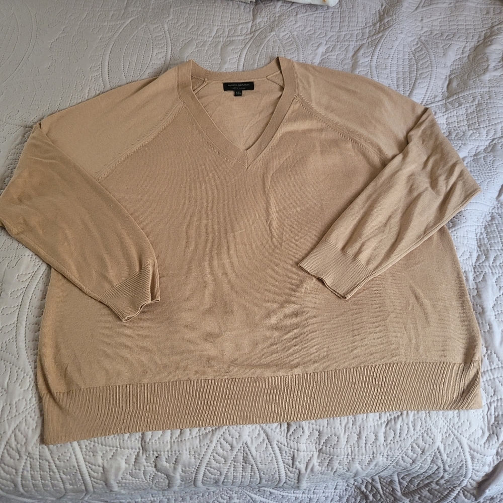 Tan Banana Republic V- Neck long sleeve, lightweight sweater